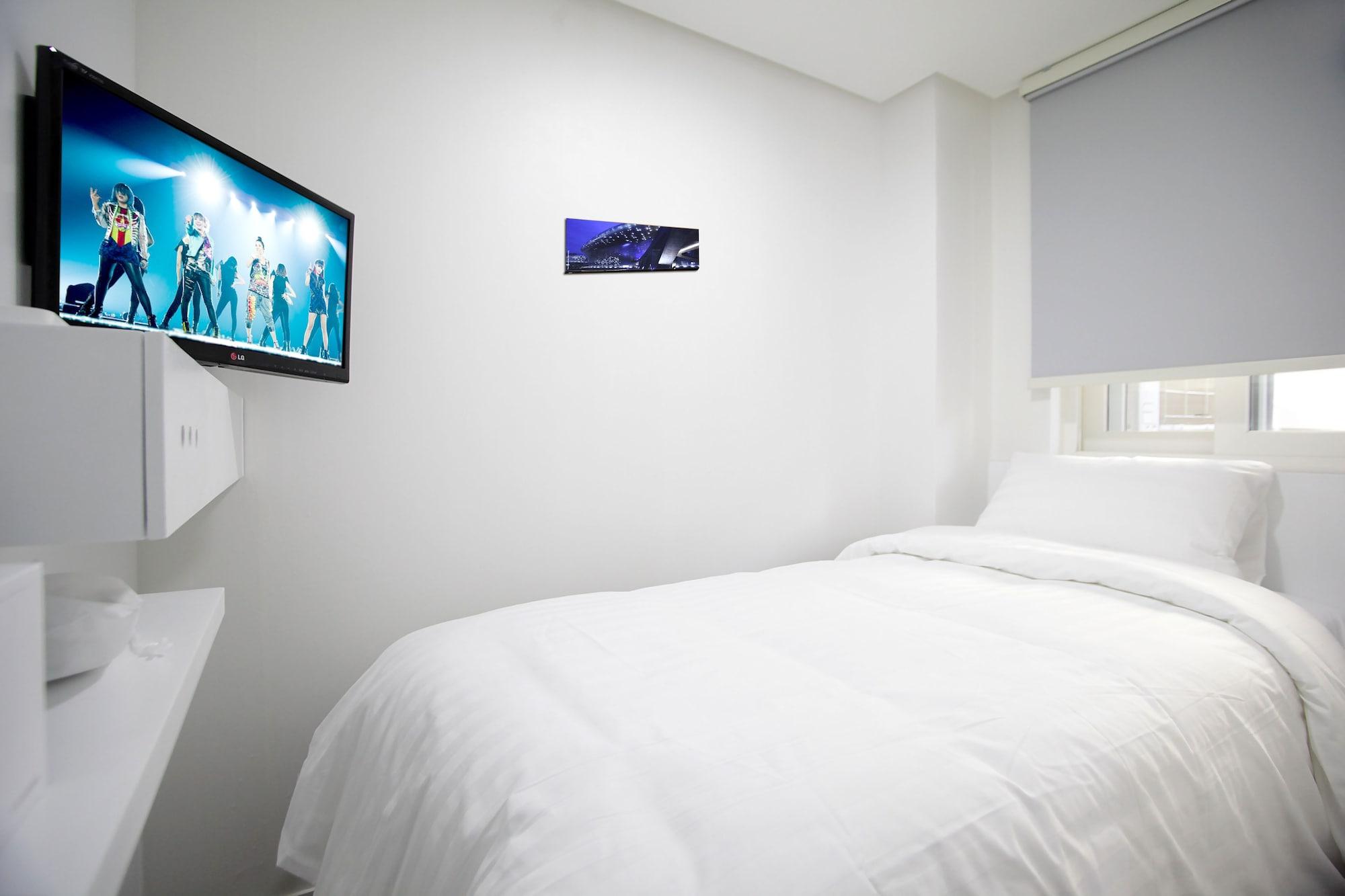 K-Pop Hotel Seoul Tower Bagian luar foto